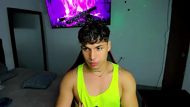 Snapshot of Adams_Collins chatting on September 26, 2025, 11:20 pm Adams Collins online show from September 26, 2025, 11:20 pm