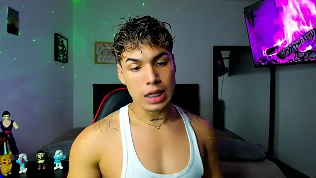 Snapshot of Adams_Collins chatting on September 28, 2025, 6:35 pm Adams Collins online show from September 28, 2025, 6:35 pm