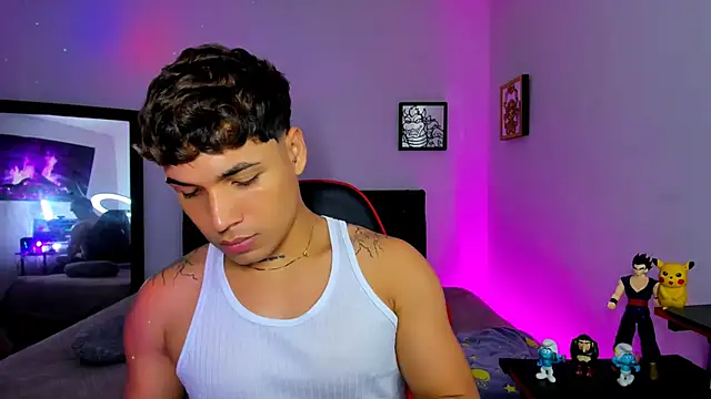 Snapshot of Adams_Collins chatting on October 1, 2025, 10:16 pm Adams Collins online show from October 1, 2025, 10:16 pm