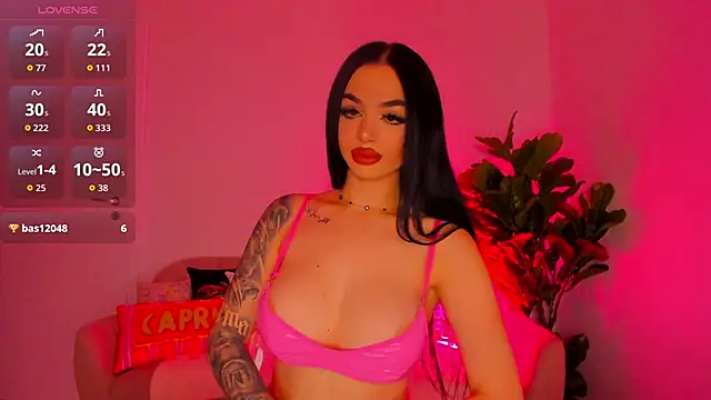 TiaBelle online show from October 30, 2025, 6:52 pm