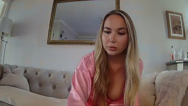 BarbieDolly x online show from October 1, 2025, 1:50 pm