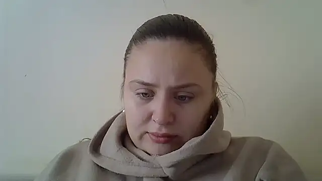 Snapshot of Fayronis chatting on October 3, 2025, 6:43 am Fayronis online show from October 3, 2025, 6:43 am