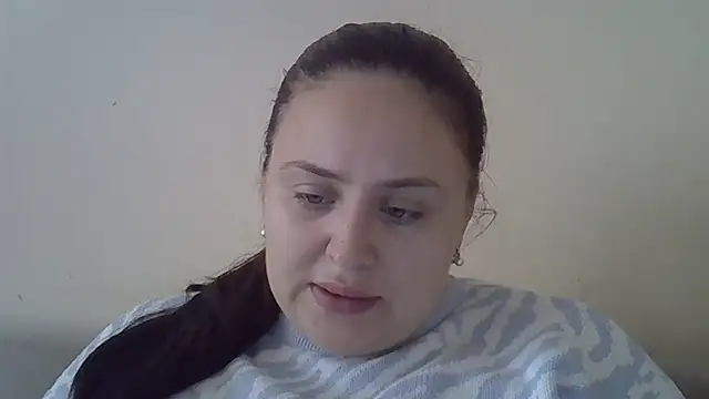 Snapshot of Fayronis chatting on October 5, 2025, 10:02 am Fayronis online show from October 5, 2025, 10:02 am