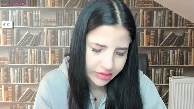 Malibu J online show from November 11, 2025, 8:36 am