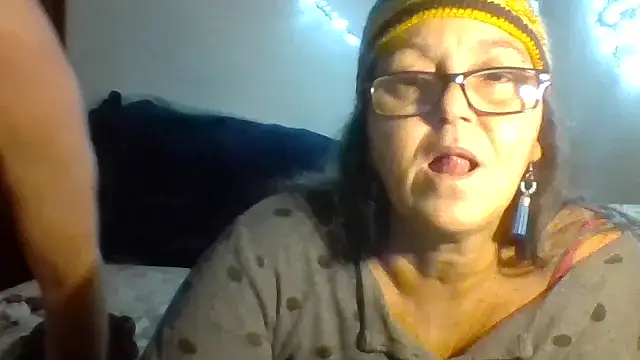 Snapshot of DOLCECOPPIA2025 chatting on December 19, 2025, 3:35 am DOLCECOPPIA2025 online show from December 19, 2025, 3:35 am