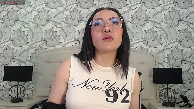 Snapshot of Brigith24 chatting on February 9, 2026, 3:43 am Brigith24 online show from February 9, 2026, 3:43 am