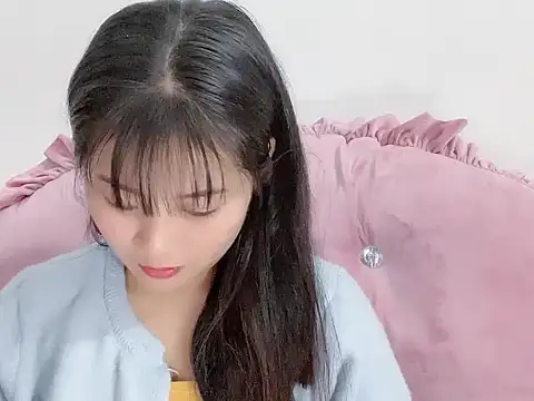 Lie liee online show from December 17, 2025, 1:28 pm