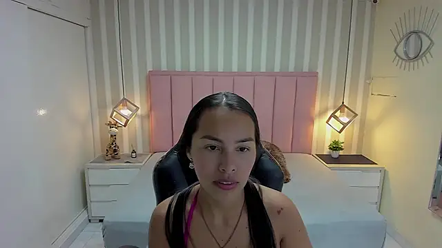 SAMANTHABENET online show from February 26, 2026, 7:13 pm