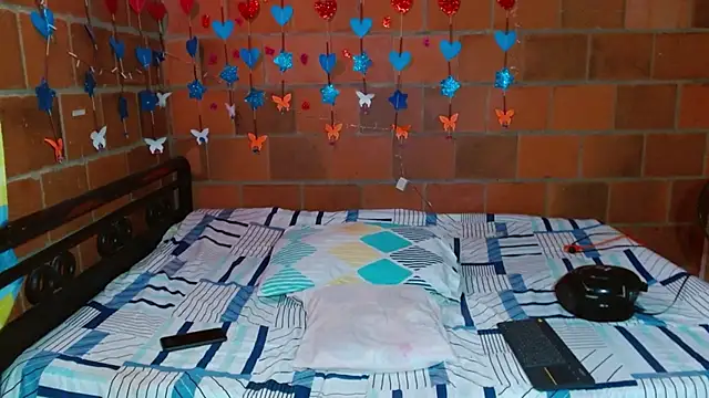 lorenacapelli online show from October 30, 2025, 12:34 am