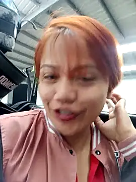 Tiffany-Parker  online show from September 25, 2025, 12:42 pm