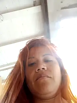 Tiffany-Parker  online show from September 28, 2025, 3:28 pm