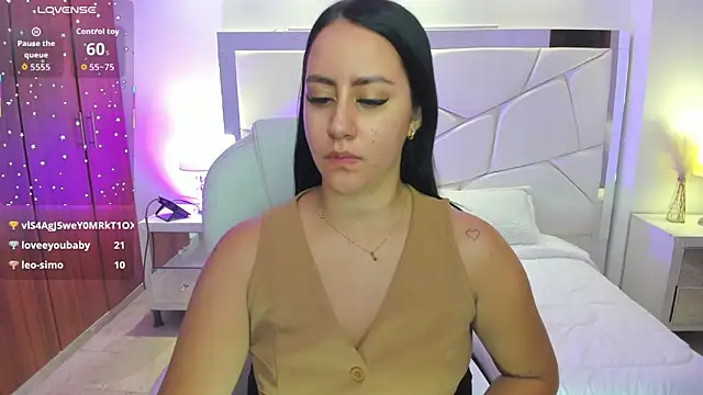 Natasha Kiim  online show from March 26, 2026, 4:18 am