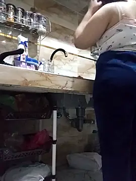 lily sx online show from April 14, 2026, 8:04 pm