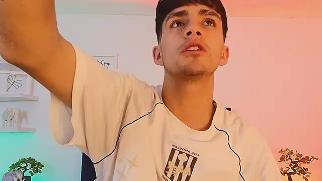 Snapshot of Axel_Draven chatting on October 25, 2025, 11:29 am Axel Draven online show from October 25, 2025, 11:29 am