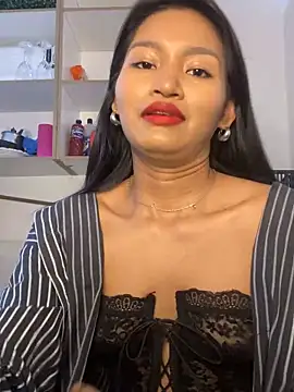 Snapshot of fenixzara chatting on November 22, 2025, 7:35 pm fenixzara online show from November 22, 2025, 7:35 pm