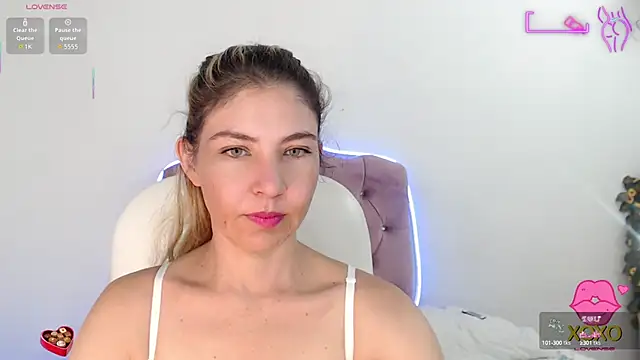 vanessa 21   online show from October 6, 2025, 8:39 pm