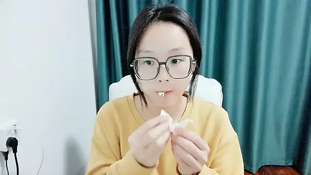 Snapshot of guai00 chatting on October 30, 2025, 6:15 am guai00 online show from October 30, 2025, 6:15 am