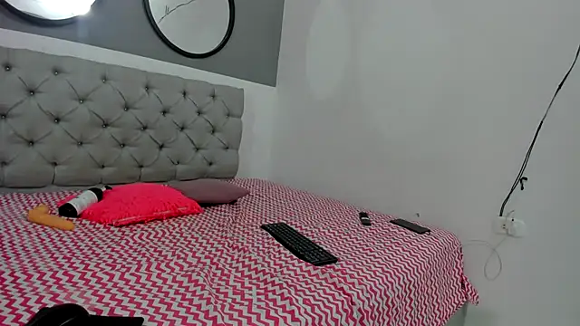 Chey petite online show from October 17, 2025, 2:15 am