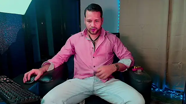 LucasGaeel online show from December 14, 2025, 12:16 am