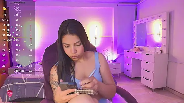 Snapshot of kloe28 chatting on February 19, 2026, 3:46 am kloe28 online show from February 19, 2026, 3:46 am