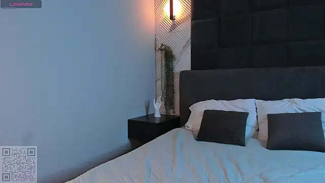 Michelle Murray online show from December 1, 2025, 11:43 pm