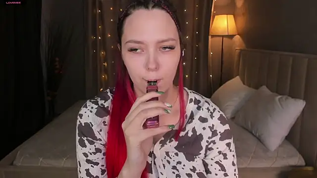 Snapshot of Monica__Queen chatting on February 1, 2026, 5:28 am Monica Queen online show from February 1, 2026, 5:28 am