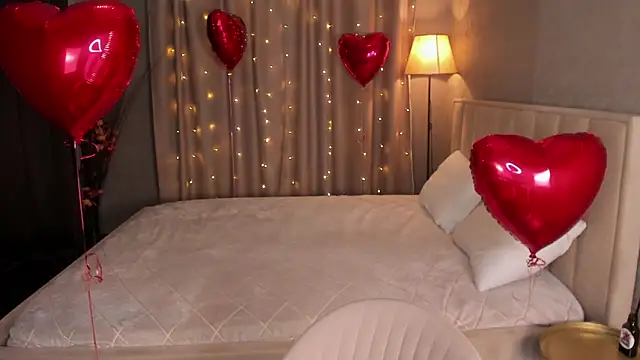 Snapshot of Monica__Queen chatting on February 8, 2026, 5:00 am Monica Queen online show from February 8, 2026, 5:00 am