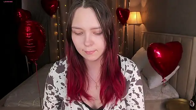 Snapshot of Monica__Queen chatting on February 9, 2026, 5:33 am Monica Queen online show from February 9, 2026, 5:33 am