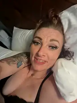 arinna93 online show from November 22, 2025, 8:13 am