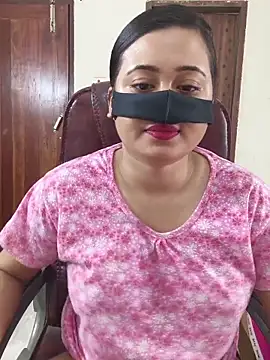 Love Queen11 online show from April 18, 2026, 6:39 am