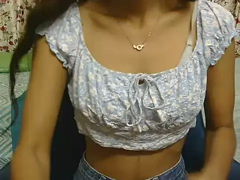 Snapshot of Tanvi-20 chatting on November 5, 2025, 5:18 am Tanvi-20 online show from November 5, 2025, 5:18 am