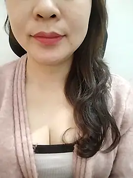 Snapshot of Girl_Shy2000 chatting on February 7, 2026, 2:15 am Girl Shy2000 online show from February 7, 2026, 2:15 am