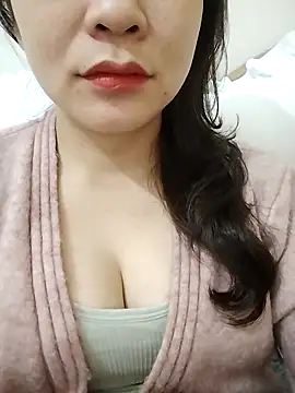 Snapshot of Girl_Shy2000 chatting on February 10, 2026, 2:04 am Girl Shy2000 online show from February 10, 2026, 2:04 am