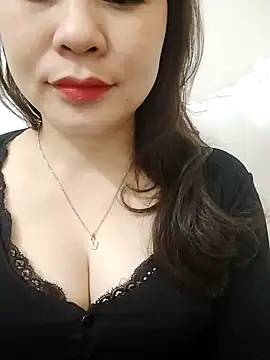 Snapshot of Girl_Shy2000 chatting on February 18, 2026, 2:40 am Girl Shy2000 online show from February 18, 2026, 2:40 am