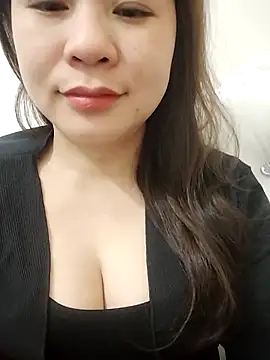 Snapshot of Girl_Shy2000 chatting on February 25, 2026, 12:42 am Girl Shy2000 online show from February 25, 2026, 12:42 am