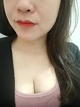 Snapshot of Girl_Shy2000 chatting on February 26, 2026, 2:43 am Girl Shy2000 online show from February 26, 2026, 2:43 am