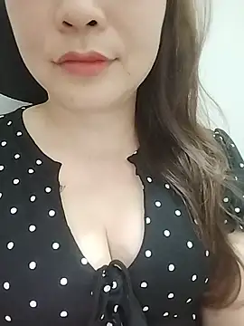 Girl Shy2000 online show from June 1, 2026, 1:02 pm