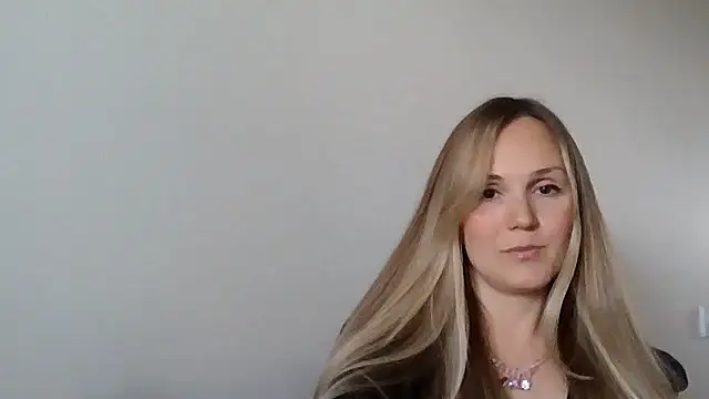 Kyrelinn online show from October 26, 2025, 6:41 am