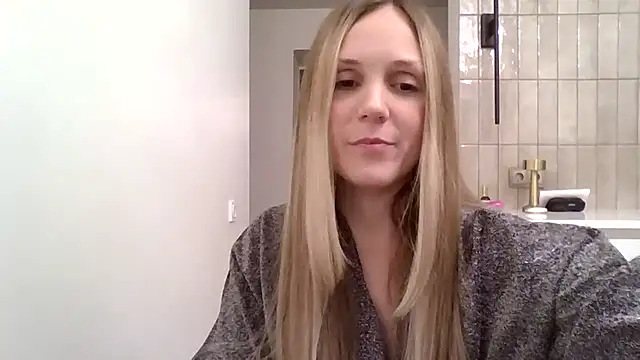 Kyrelinn online show from October 31, 2025, 4:41 pm