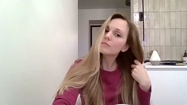 Kyrelinn online show from November 9, 2025, 5:39 am