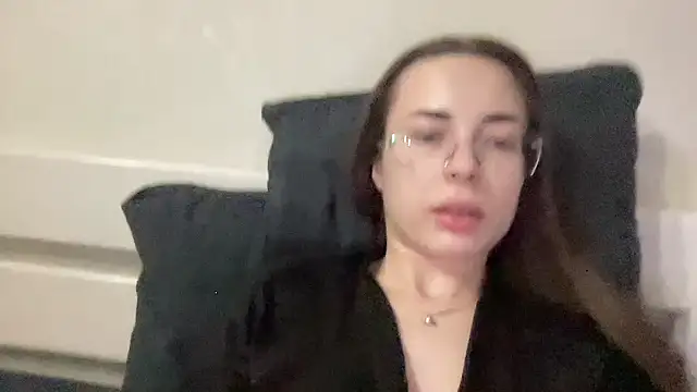 Snapshot of Feynelle chatting on October 26, 2025, 9:10 pm Feynelle online show from October 26, 2025, 9:10 pm