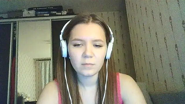 Snapshot of Kalivess chatting on October 24, 2025, 8:05 pm Kalivess online show from October 24, 2025, 8:05 pm