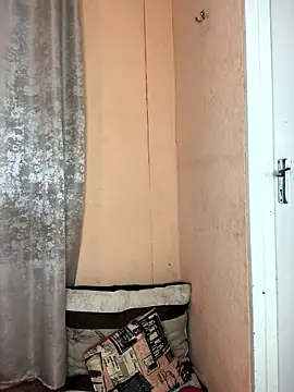 Caramel102004 online show from January 13, 2026, 9:53 pm