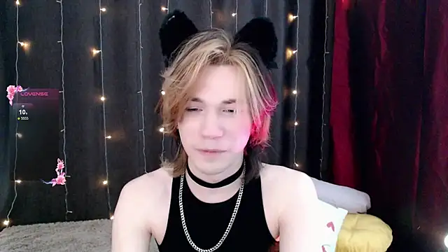 Snapshot of evan_reinhart chatting on November 8, 2025, 12:44 am evan reinhart online show from November 8, 2025, 12:44 am