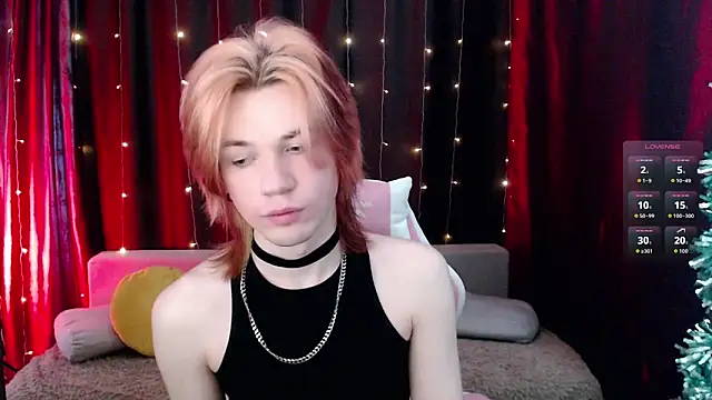 Snapshot of evan_reinhart chatting on February 14, 2026, 10:45 am evan reinhart online show from February 14, 2026, 10:45 am