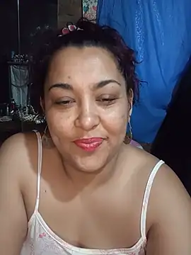 Snapshot of Lobizona chatting on July 8, 2026, 1:15 pm Lobizona online show from July 8, 2026, 1:15 pm
