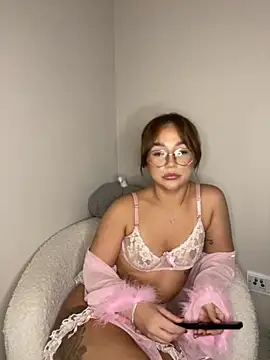 MissPixieRae online show from October 12, 2025, 10:42 pm