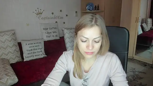 Tiffany Bates online show from September 30, 2025, 3:33 am