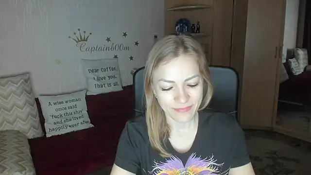 Tiffany Bates online show from October 22, 2025, 3:29 am