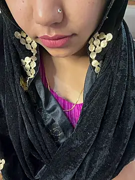 Miss Rose   online show from February 17, 2026, 4:09 am